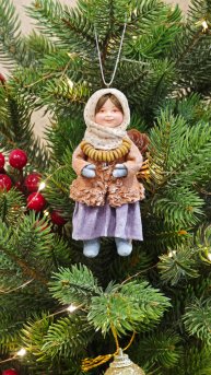 Девочка с баранками. Ватная игрушка