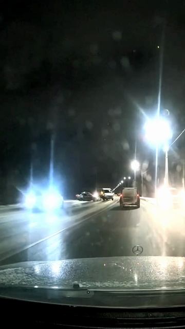 Авария в Омске на Красноярском тракте у Юнигаза