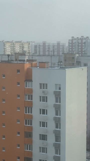 Шлепающий откос на доме 5 по ул. Скульптора Мухиной после капитального ремонта фасада