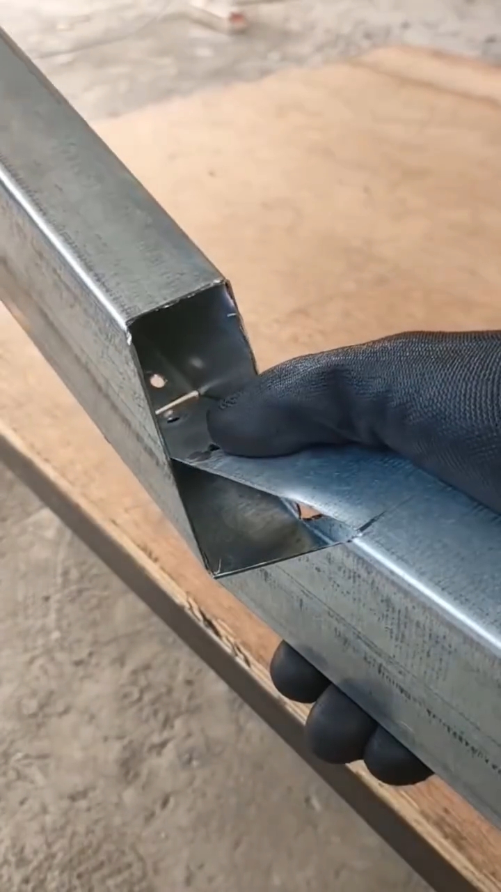 Соединение профильной трубы без сварки