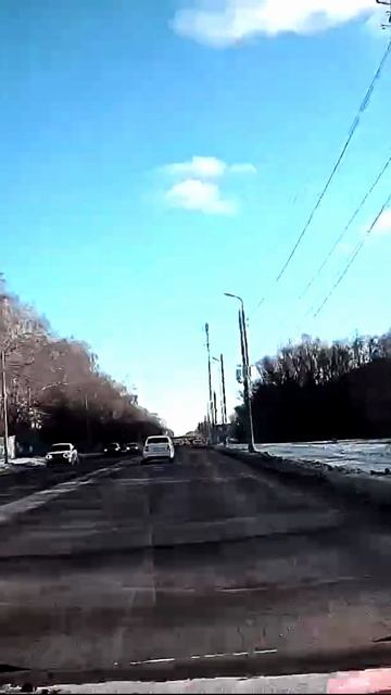 Подрезает и даже не смотрит