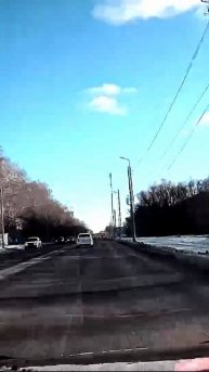 Подрезает и даже не смотрит