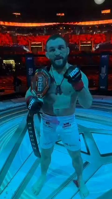 💥Я победил экс-бойца UFC.
Результат был предсказуем.
