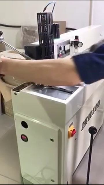 Станок для сшивки шпона MH1109 в работе. - Профкомплект