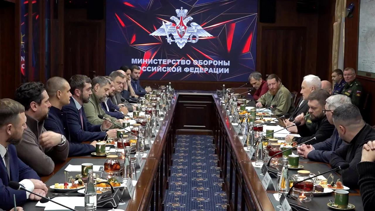 Белоусов на встрече с военкорами обсудил развитие войск БПЛА.