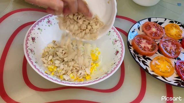 Вкусная закуска к шашлыку и мясным блюдам из помидоров.