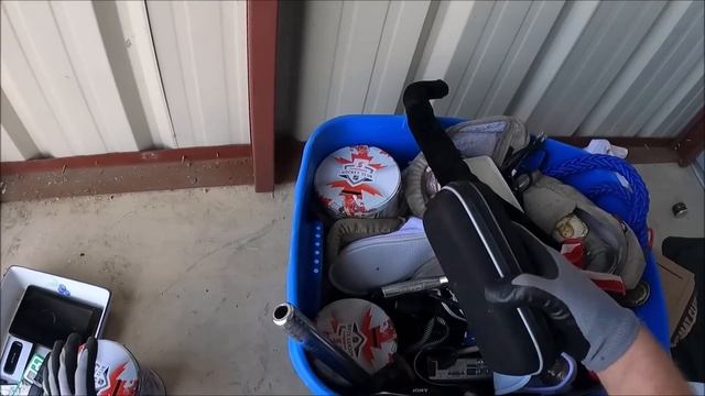 КОНТЕЙНЕРЫ В КАНАДЕ. НАШЛИ СЕЙФ В МУСОРЕ.