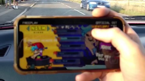 Friday Night Funkin — трейлер мобильной версии