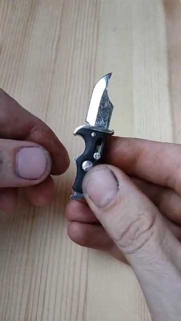 Стреляющий нож. Миниатюра.