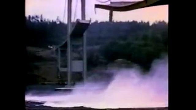 Галопирующая-Герти-Танцующий-мост-против-Физики