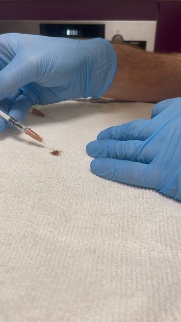 Выведение пятен. Оттачиваю мастерство в работе с брызгами и каплями