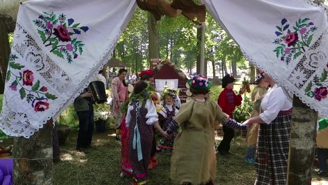 Карнавал в Гурьевске. Сельский хоровод. Гурьевский парк 03 июня 2017 г.