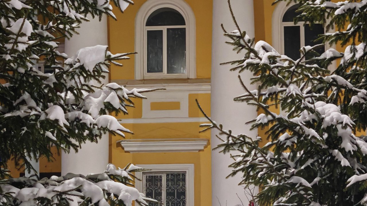 Площадь перед ДК ЛМЗ//Стелла (13 декабря 2025г.)