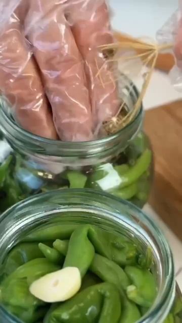 Зеленый стручковый перец в томатном соку