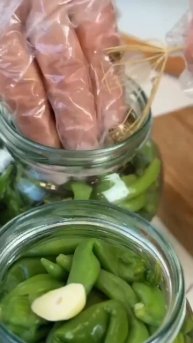 Зеленый стручковый перец в томатном соку