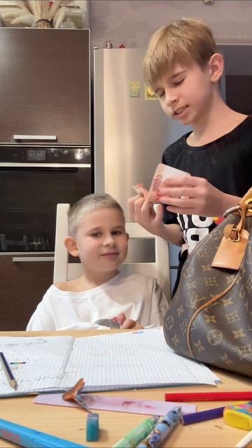 помоги решить задачу 🪑🪑🪑