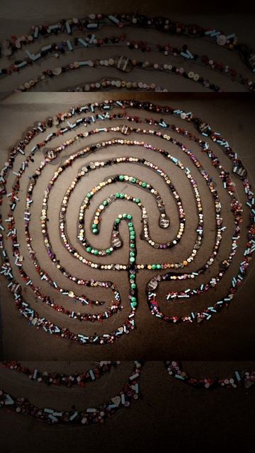 ТОЧКА ПЕРЕСЕЧЕНИЯ: ЛАБИРИНТ