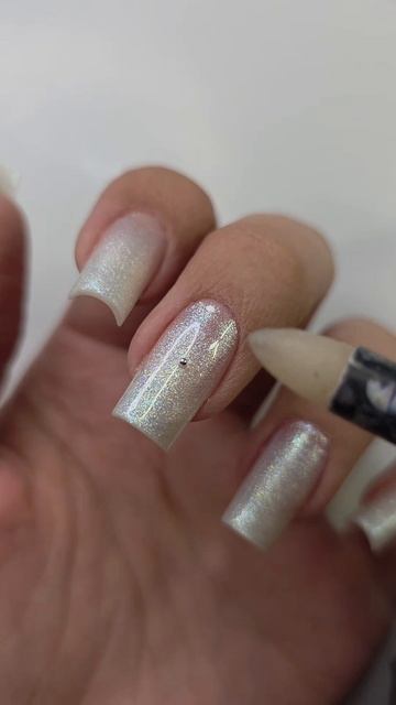 Делаю дизайн по картинке из Pinterest 💕
Гель NAVI для дизайна на ВБ: #263407928
#дизайнногтей #инсп