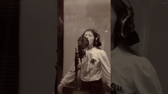 Рисуют мальчики войну