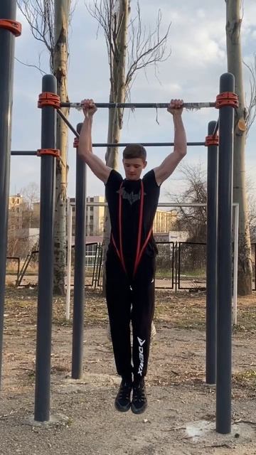 Кто Угадает С Каким Весом Я Подтянулся? #подтягивания #воркаут #спорт #стритлифтинг