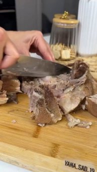 Сочный рулет из свиной рульки 🥩