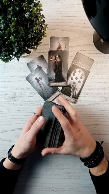 Таро расклад, что принесет нам завтрашний день.