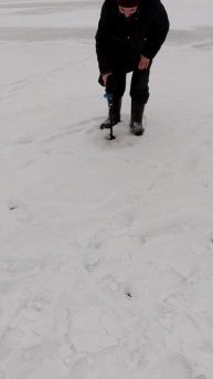 Вот и я с детьми открыла рыболовный сезон 2025-2026. А-то муж только с друзьями ездил