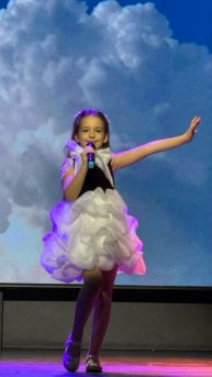 Касаясь облаков -Долгирева София