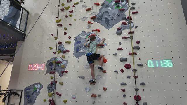 Алиса Короткова - Скалодром