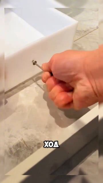 Выдвижной цоколь_ скрытое хранение под кухней своими руками #кухня #хранение