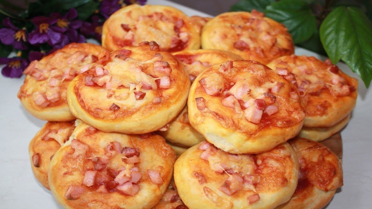 Вы только посмотрите что получилось| Ватрушки | Пышные мини - пиццы