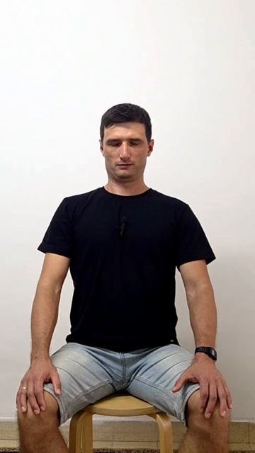 Упражнение 2 вытягивание шеи назад из положения КЛЮЧ