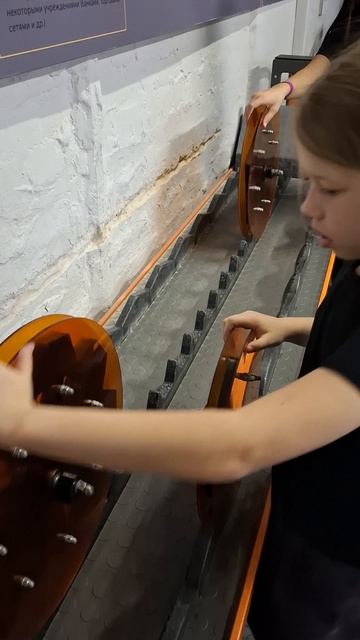 Хитроумные колеёса🔥Научный эксперимент в Музее Эксперементариуме #физика #математика #химия #наука