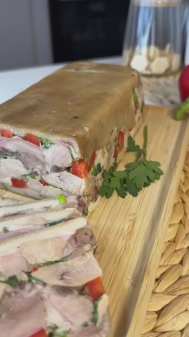 Сочный рулет из свиной рульки 🥩