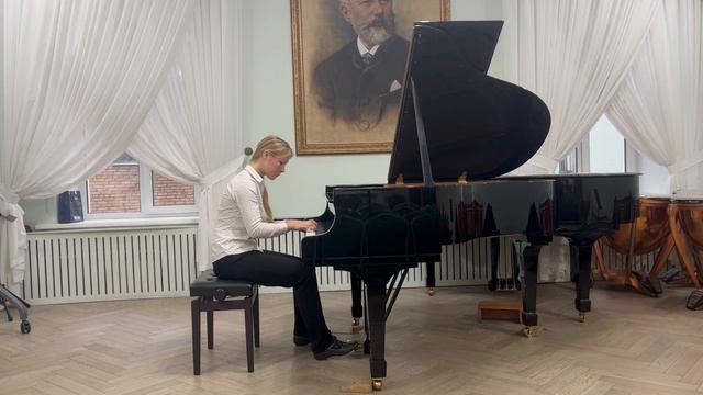 Жалкова Вероника, I возрастная категория, К.М. Вебер - «Вечное движение», соч. 24