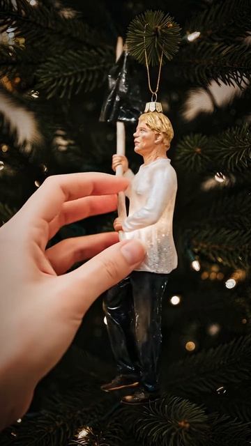 Нейросеть видео Бриллиантовая рука