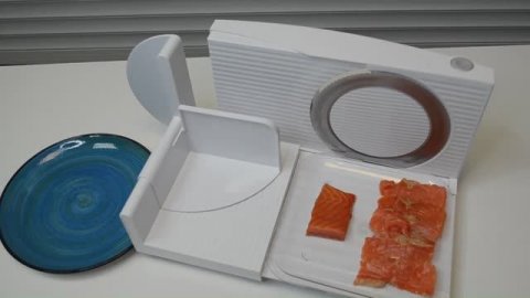 ломтерезка EUREL режем рыбу (форель подкопченная)