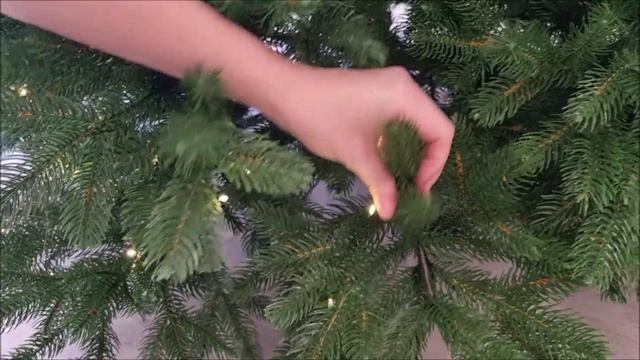 Наряжаем современную искуственную ёлку с гирляндой Роса всей семьёй!