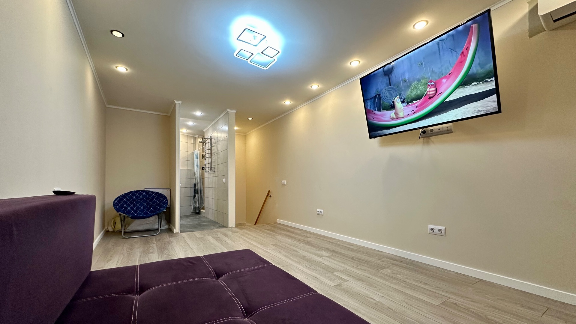 Продаю жилой гаражный бокс в собственности, 40м2, г. Сочи.