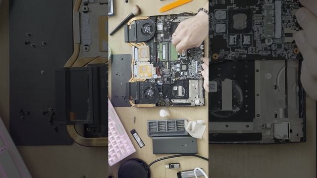 ASUS TUF Gaming F15 FX507ZI4-LP030 Intel i7-12700H/ 16G/ 512G/ 15,6" FHD 144Hz/RTX 4070 8G