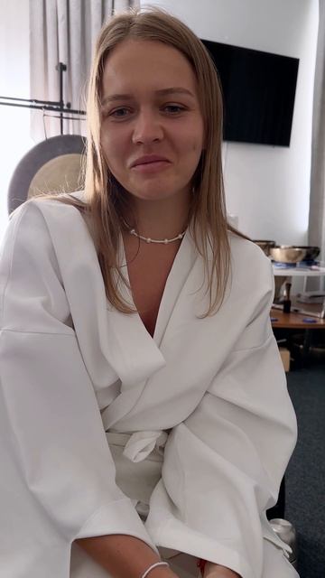 Кристина (Энхель) после сеанса с поющими чашами Healingbowl