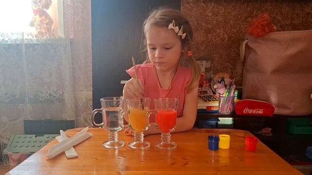 РАДУГА В СТАКАНЕ. Опыты с водой от Варвары К.