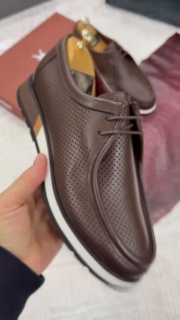 Мужские ботинки.