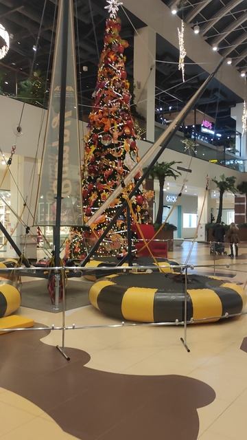 ёлочка в ТЦ Планета