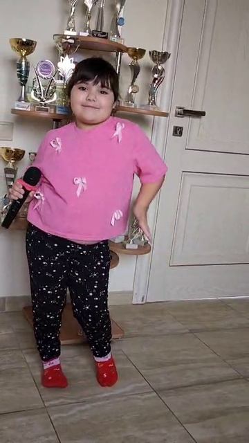 Улыбнись
Марина Исраэльян