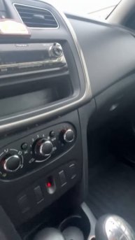 Обзор на Renault Logan Седан 1.6 MT 2015г