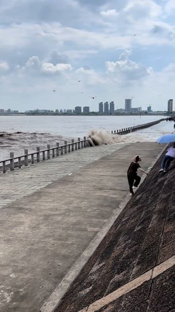Когда ни разу не встречался с приливной волной