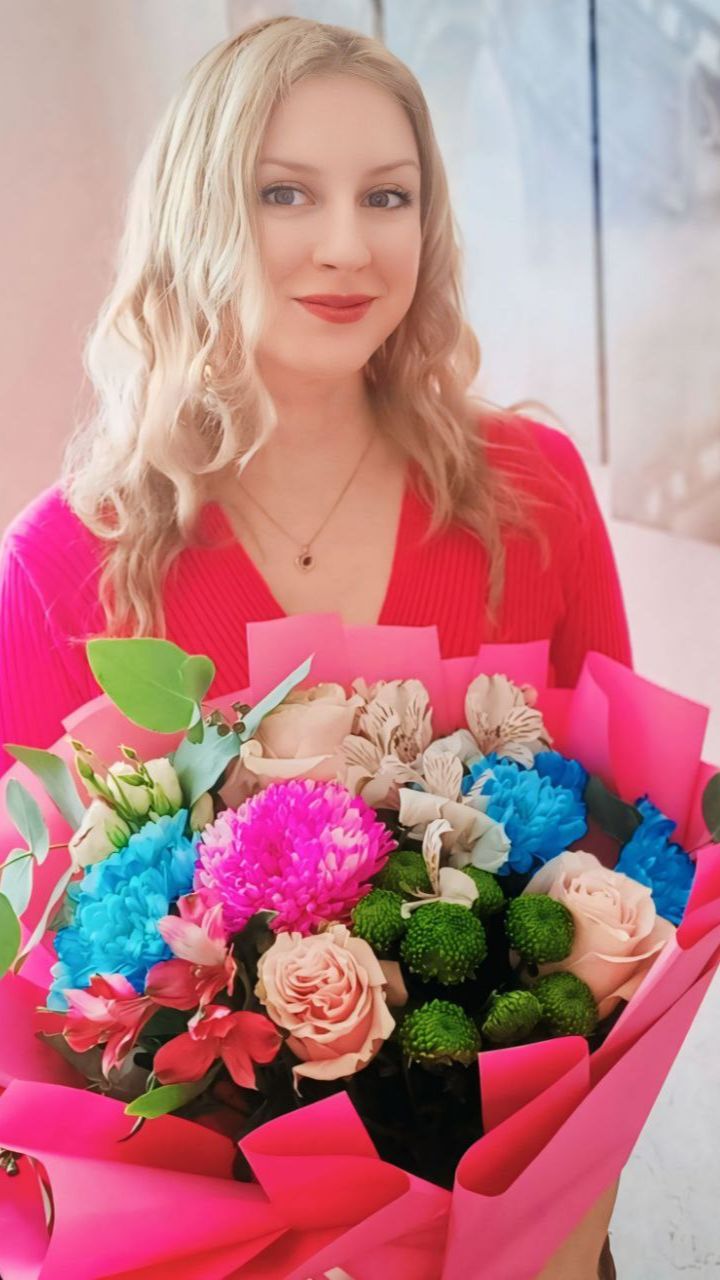 Какую новогоднюю песню любишь ты? Наши преподаватели поздравляют вас с Наступающим Новым годом! 🎄