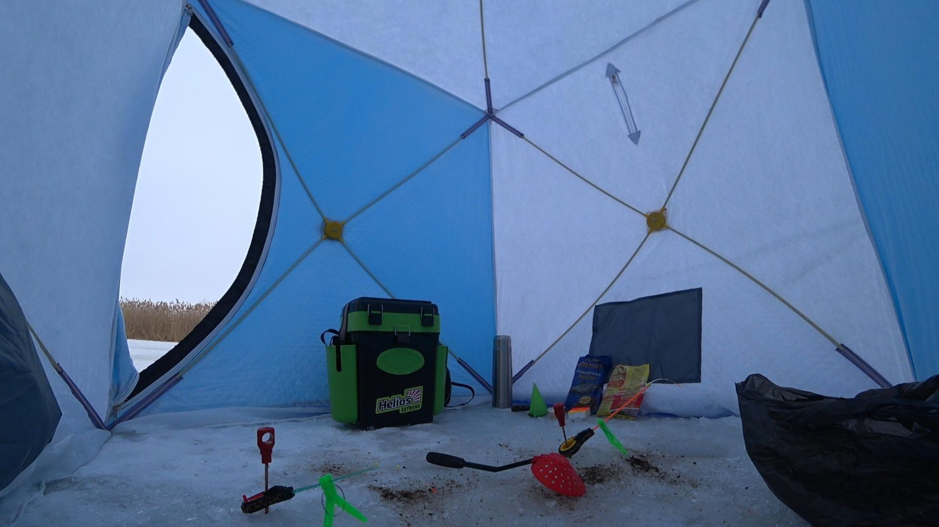 РЫБАЛКА НА МОРМЫШКУ. ЛОВЛЯ КРУПНОЙ ПЛОТВЫ НА ДЕЛИКАТНУЮ СНАСТЬ!