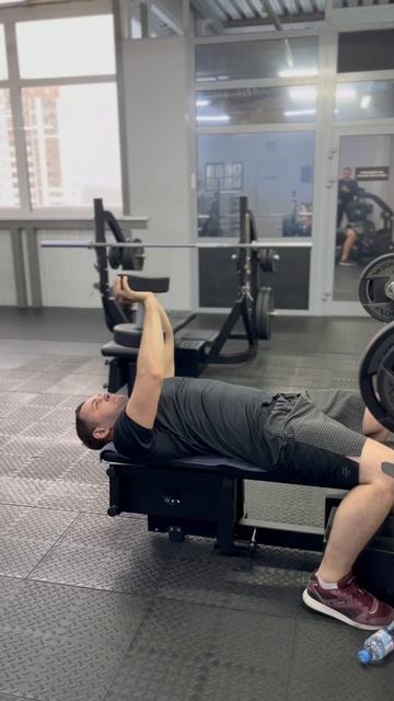 Фитнес тренер Сергей Зазирный